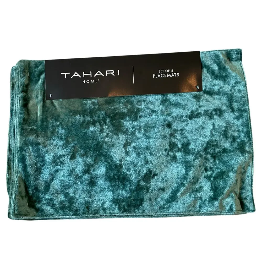 Tahari Green Velvet Velour Placemats Set of 4 Christmas Holiday 13x18 New